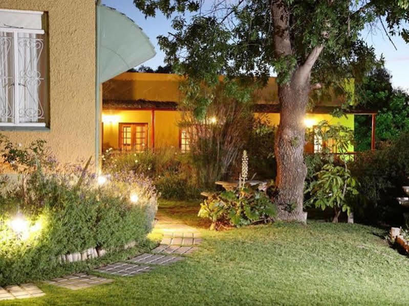 Gumtree Guest House Oudtshoorn Extérieur photo